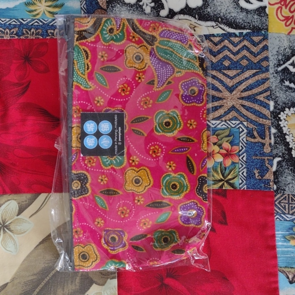 Vintage Malaysian Floral Cosmetics Bag